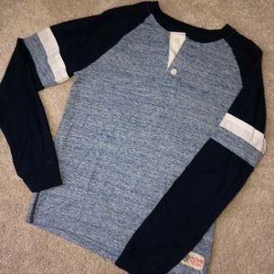 Long sleeve collared tee